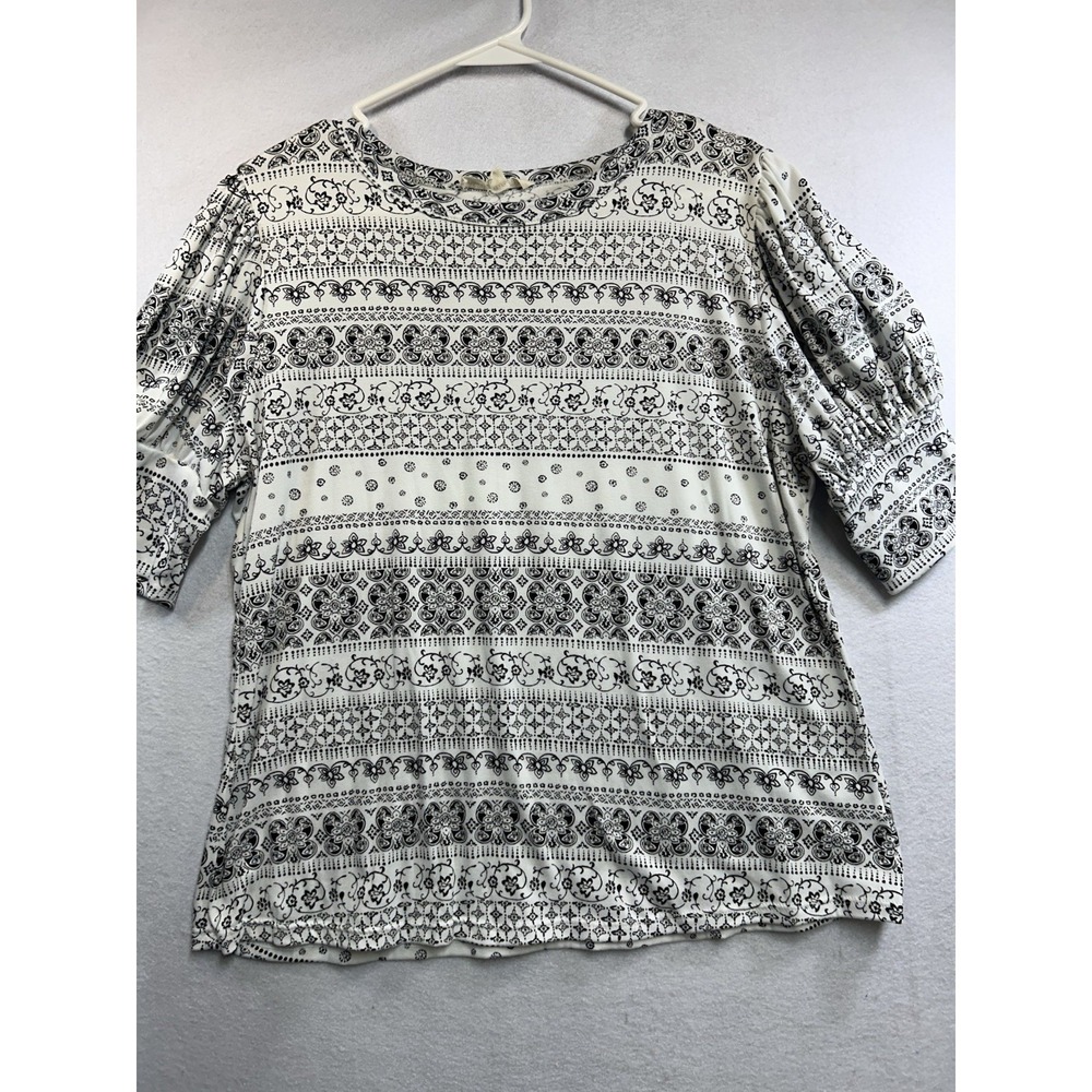 Above and Beyond Women's Large Black/White Geometric Round Neck Puff Sleeve Top